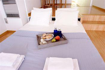 Short Group Liceu Serviced * Barcelone